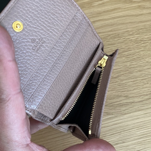 GG Marmont Compact Wallet in pink - Picture 6 of 7